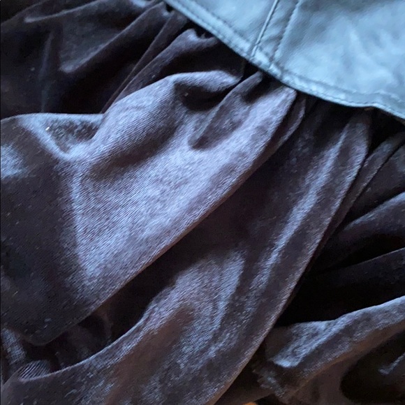 Velvets fake leather skirt - Picture 4 of 4